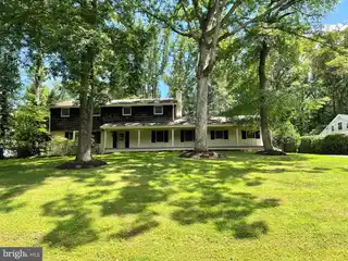 Gorgeous Updated Colonial in Sought After Manor Country Club Community