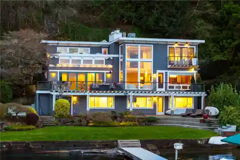 Refined Waterfront Retreat