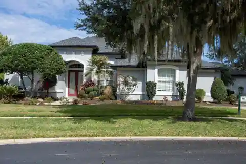 Elegance and Comfort on the Waterfront