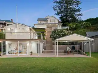 The Ideal Luxury Lake House