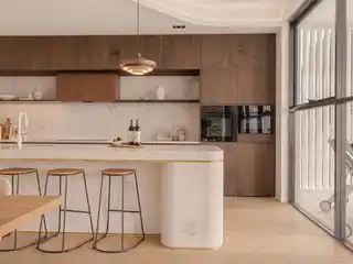 Elegance and Practicality Steps from Major's Bay