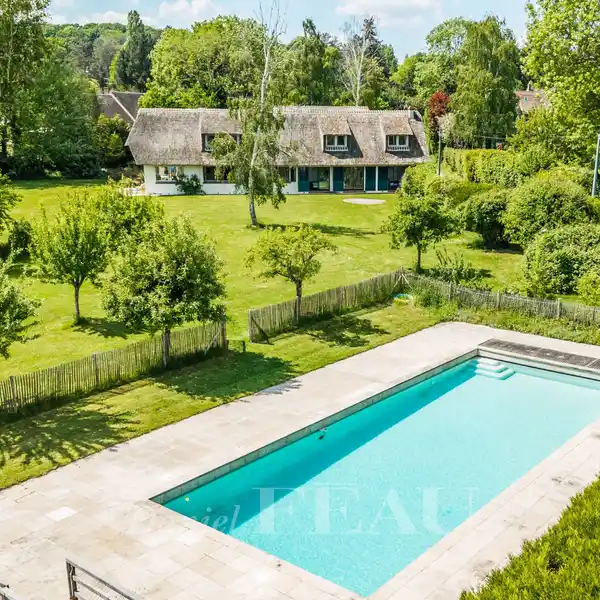 LUXURIOUS ESTATE WITH GUEST HOUSE & POOL