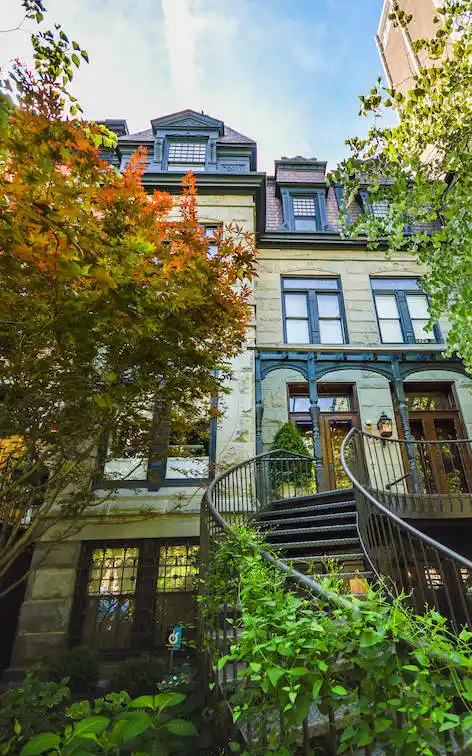 Total Restoration of a Fabulous Gold Coast 1898 Row House