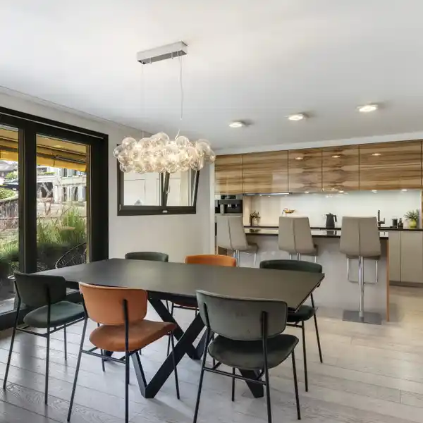 OUTSTANDING APARTMENT IN THE HEART OF DOWNTOWN