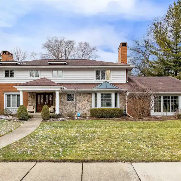 ENTERTAINER’S DREAM WITH WINE CELLAR, WET BAR & PAVER PATIO