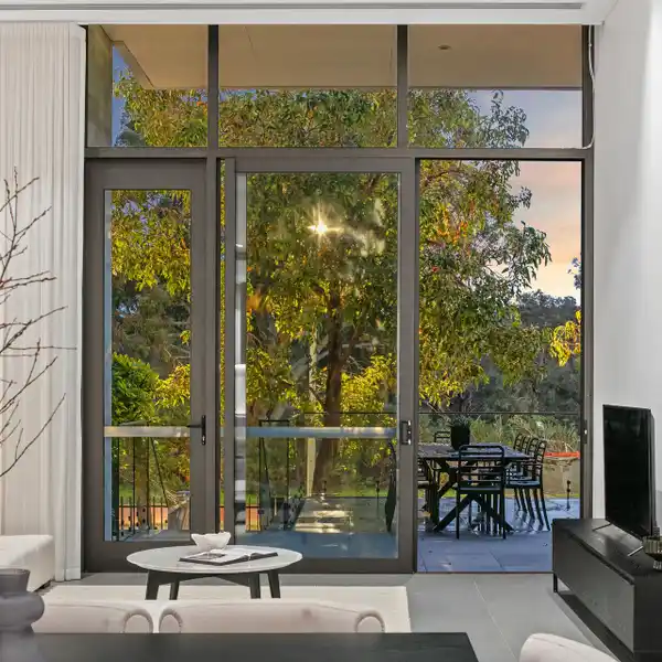 SOPHISTICATED TWO-STORY APARTMENT OVERLOOKING PERRY LAKES