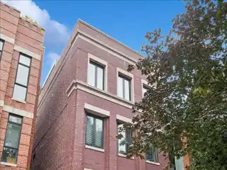 Comfortable Single-Family Home-Designed for Connection