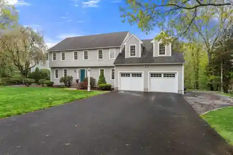 Exceptional Colonial in Algonquian Estates