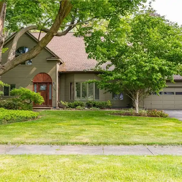 PRIME OPPORTUNITY WITH VIEWS OF THE OAK HILL COUNTRY CLUB