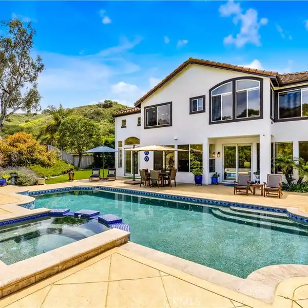 EXCEPTIONAL HOME IN HARBOR VIEW