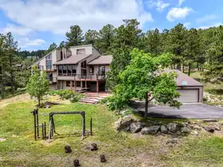 Classic Mountain Home in Pine Brook Hills