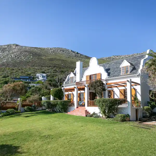 THIS ICONIC SCARBOROUGH RESIDENCE HAS IT ALL