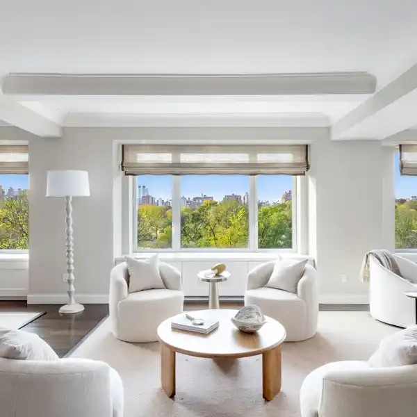 TOWNHOUSE ALTERNATIVE ON 5TH WITH PARK VIEW