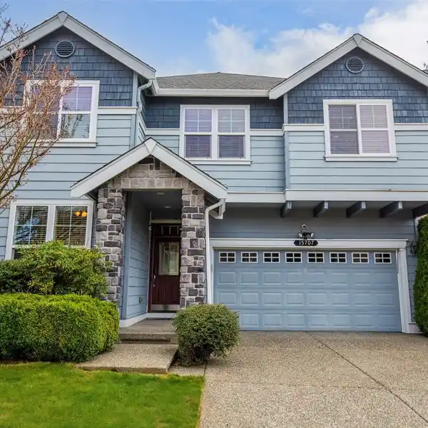 SPACIOUS HOME BACKING TO GREENBELT