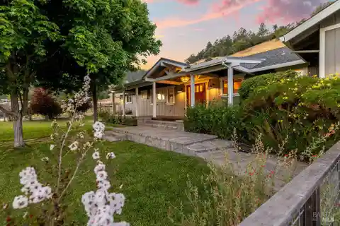 Four-acre Retreat