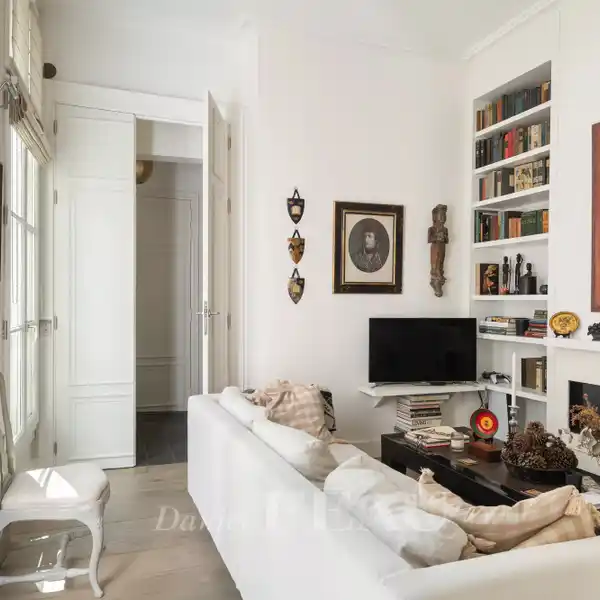 REMARKABLE APARTMENT IN SAINT-GERMAIN-DES-PRéS