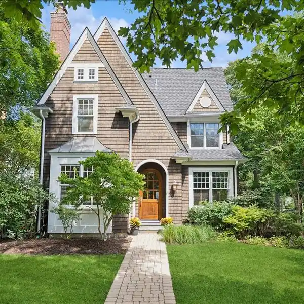 AWARD-WINNING SHINGLE-STYLE HOME WITH TIMELESS CHARM