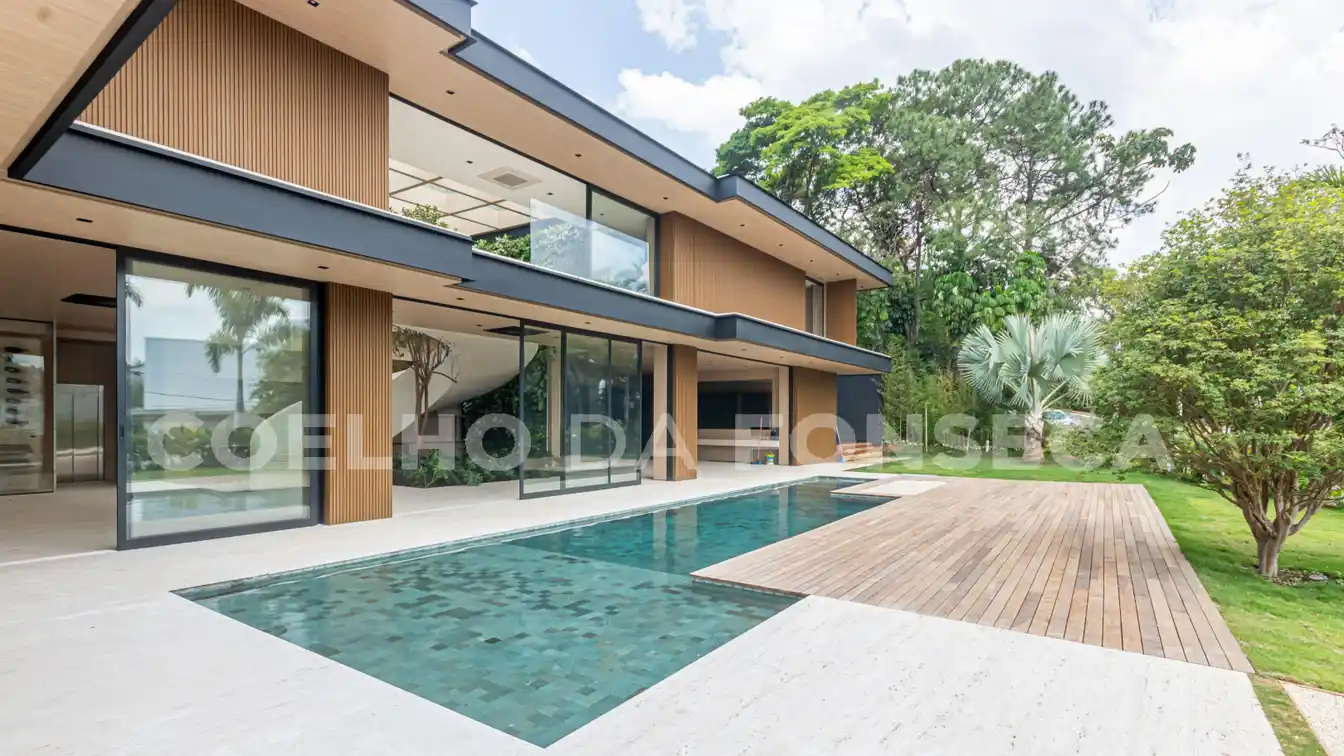 House in the Alphaville 2 Condominium