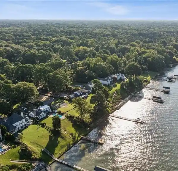 RIVERSIDE LOT WITH MILLION-DOLLAR SUNSET VIEWS