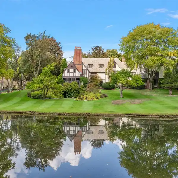 A LEGACY PROPERTY OF RARE DISTINCTION