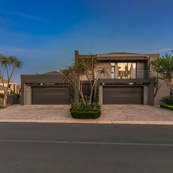 LUXURY MANSION IN BLUE VALLEY GOLF ESTATE