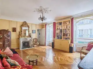 Elegant Apartment with Timeless Charm