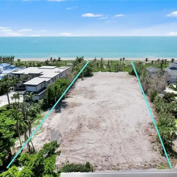 AN UNPARALLELED BEACHFRONT JEWEL