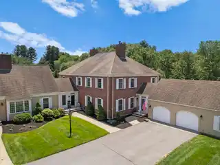 Beautifully Renovated Hunters Ridge Townhome