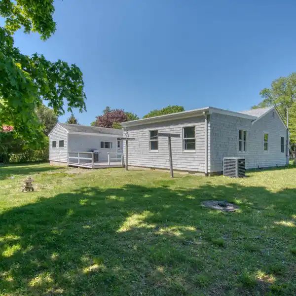 FABULOUS CLASSIC ONE-STORY HOME
