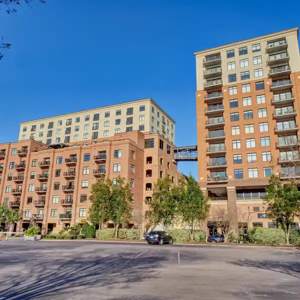 BEAUTIFULLY APPOINTED RIVERFRONT CONDOMINIUM