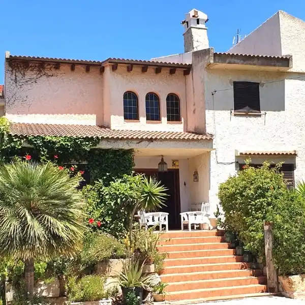 LARGE VILLA WITH ETV LICENSE IN CAPDEPERA