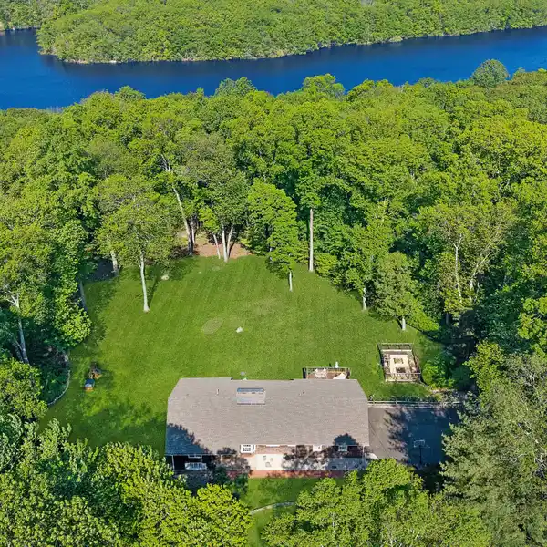 MID-CENTURY CLASSIC WITH SPECTACULAR WATER VIEWS