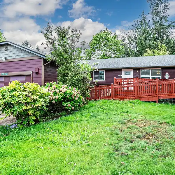 MID-CENTURY CLASSIC HOME WITH OPEN CONCEPT LIVING