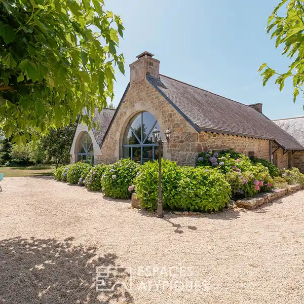 UNIQUE SECLUDED HAMLET-STYLE ESTATE