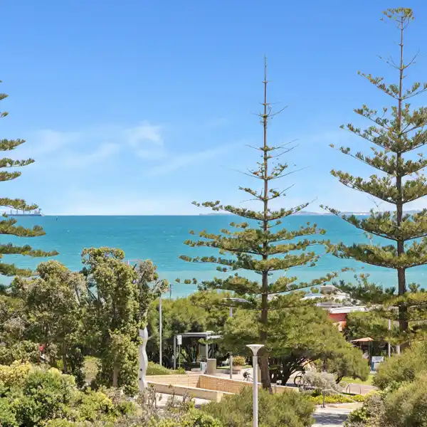 UNIQUE BEACHFRONT APARTMENT