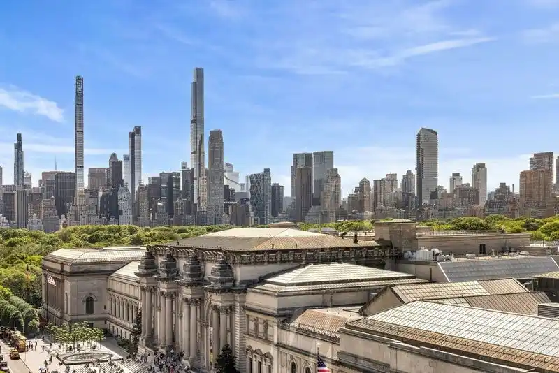 Magnificent Full-floor Residence on Fifth Avenue