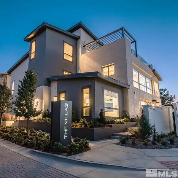 CORNER VILLA WITH STUNNING MOUNT ROSE VIEWS