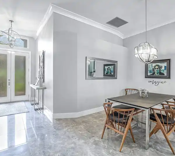 UPSCALE VENTURA HOME IN AMENITY-RICH COMMUNITY