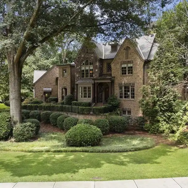 EXQUISITE ESTATE HOME IN CHASTAIN PARK