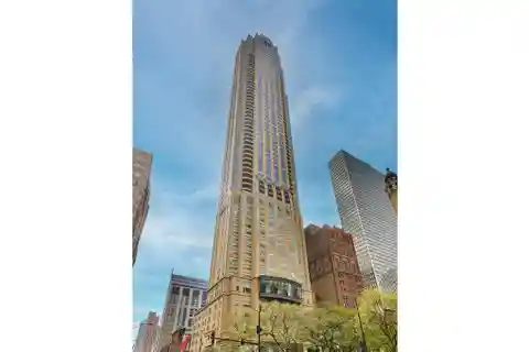 Spectacular Half-Floor Penthouse Atop the Park Hyatt