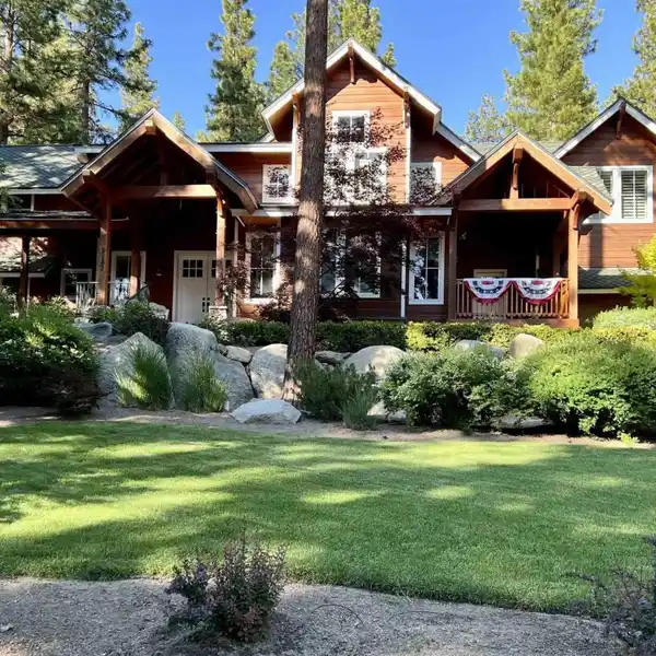 PEACEFUL SANCTUARY IN GLENBROOK