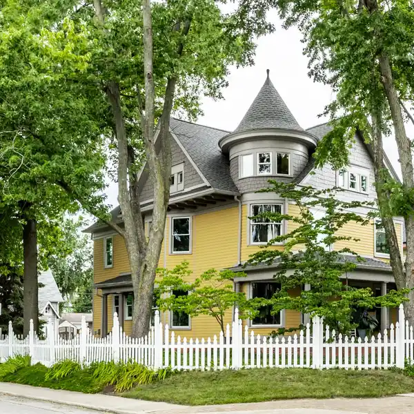 STATELY VICTORIAN WITH MODERN UPGRADES AND CHARM