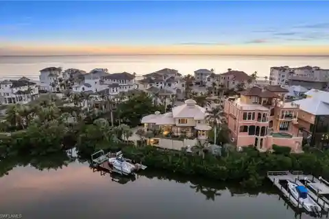 Stunning Home in Premier Barefoot Beach