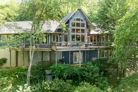 Private Mountain Oasis with Spacious Open Living