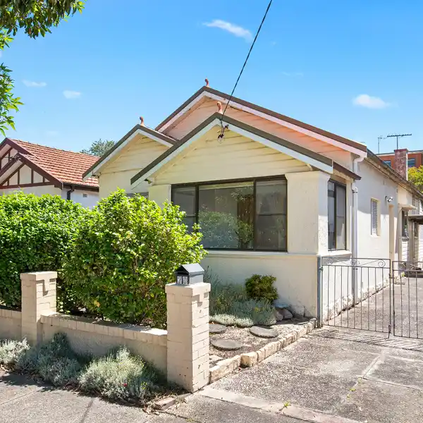 COASTAL BUNGALOW WITH ENDLESS PERSONALIZATION POTENTIAL