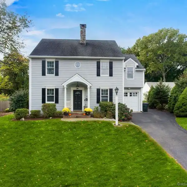 PICTURE-PERFECT SUNLIT COLONIAL CHARM