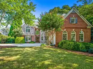 Impressive Home with an Expansive Open Plan