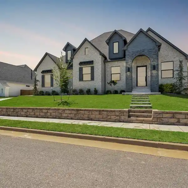 WELL APPOINTED HOME IN TWIN BRIDGES