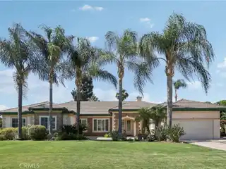 Custom-Built Estate with Detached Garage