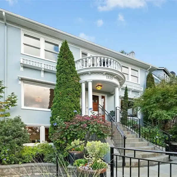 STATELY 1920S COLONIAL